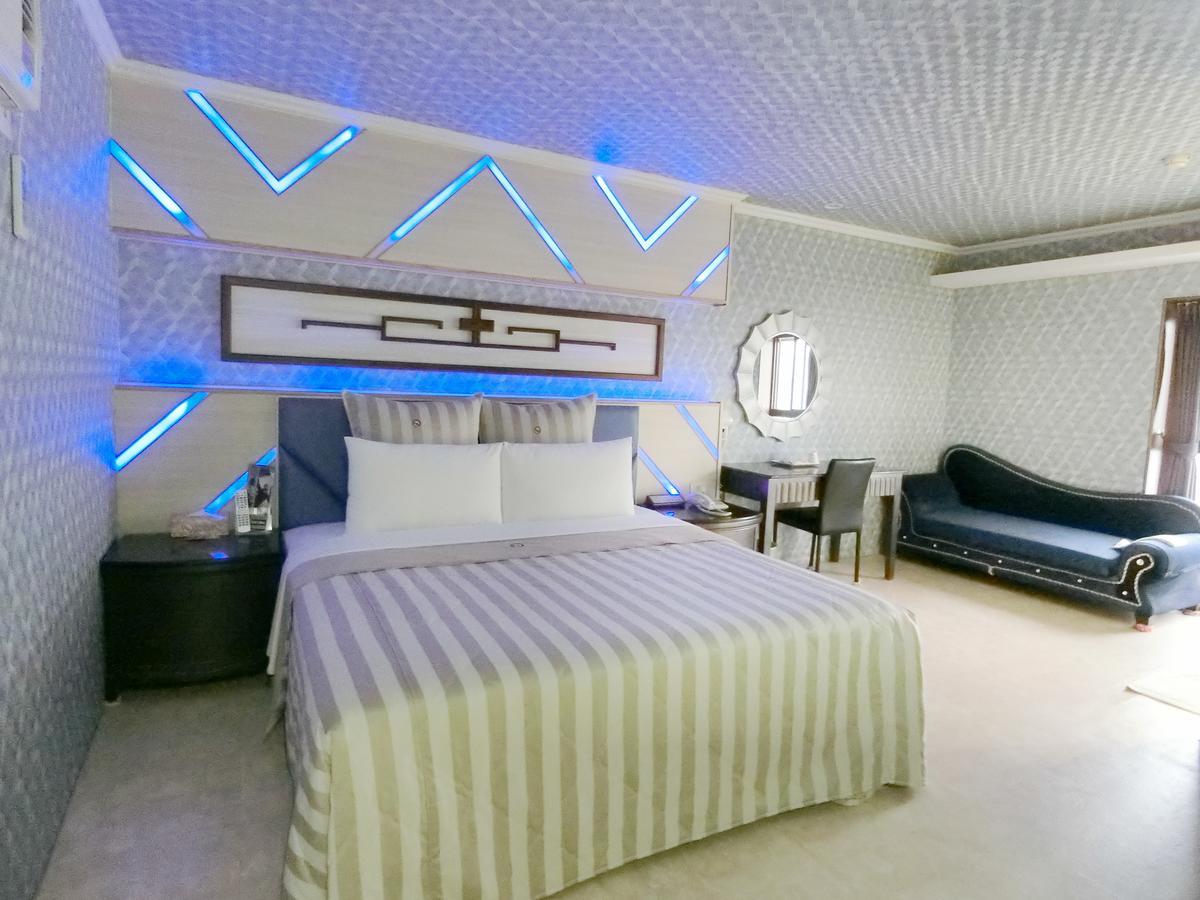 Full Moon Boutique Motel Kota Hsinchu Bagian luar foto