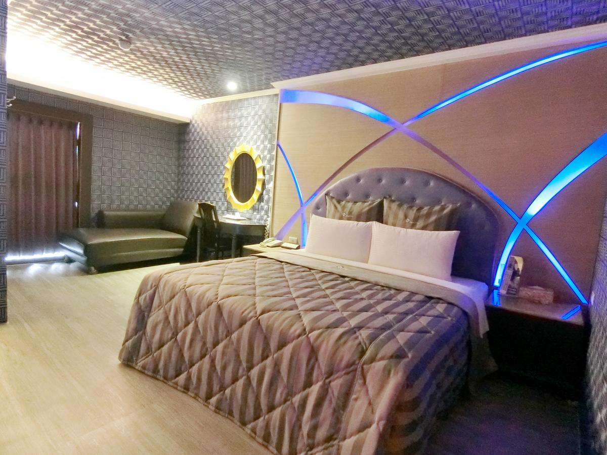 Full Moon Boutique Motel Kota Hsinchu Bagian luar foto